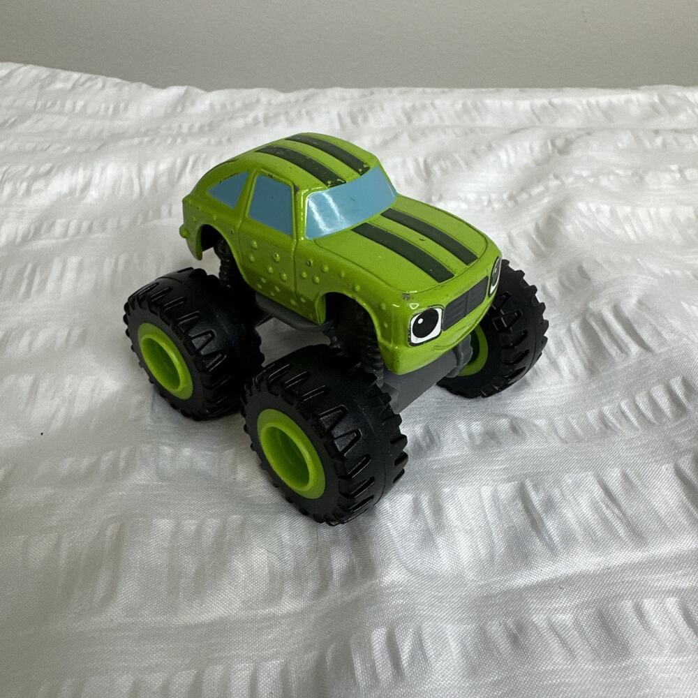 Blaze And The Monster Machines 2014 Pickle Car Truck Action Figure Diecast CGF23